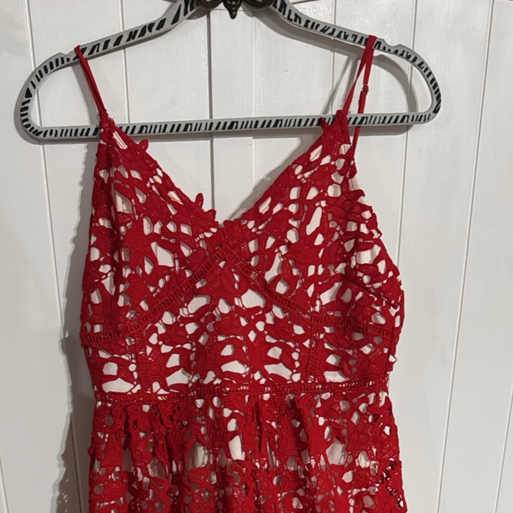 Elegant Red Lace Midi Dress